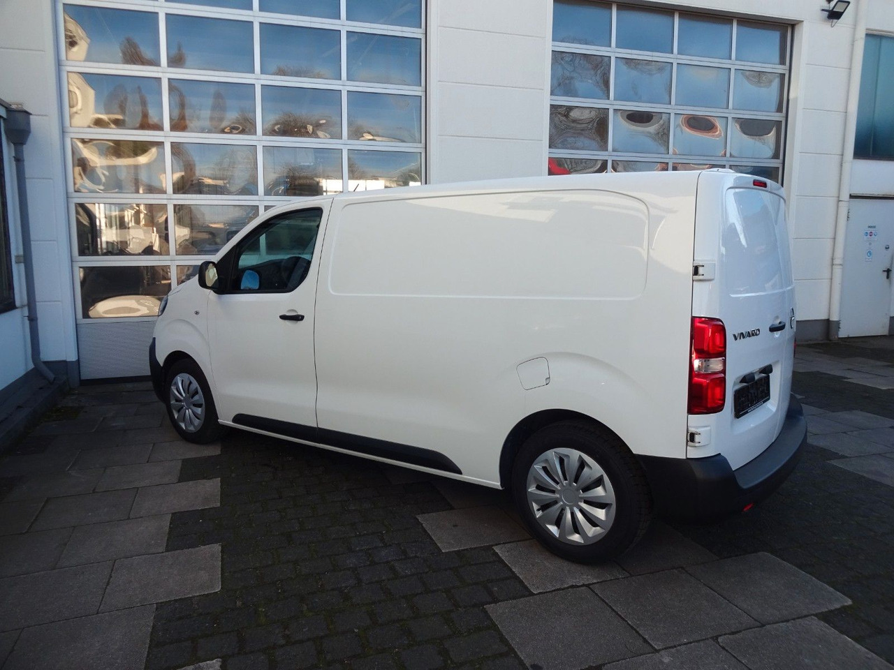 Opel 50 x Vivaro Kasten L1H1, Klima, PDC, - Fourgonnette: photos 5 Opel 50 x Vivaro Kasten L1H1, Klima, PDC, - Fourgonnette: photos 5