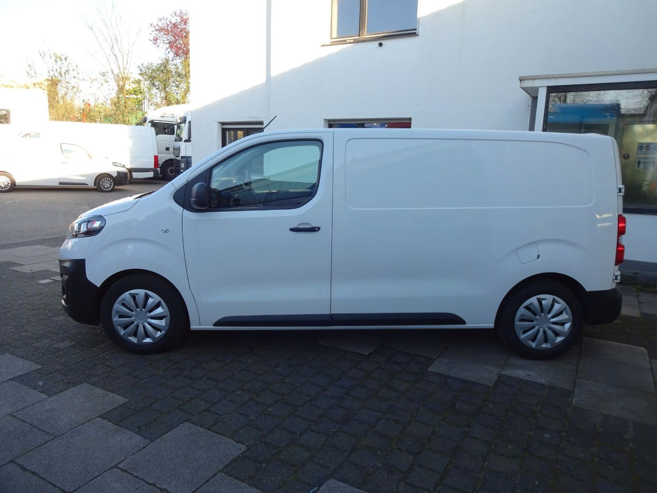 Opel 50 x Vivaro Kasten L1H1, Klima, PDC, - Fourgonnette: photos 4 Opel 50 x Vivaro Kasten L1H1, Klima, PDC, - Fourgonnette: photos 4