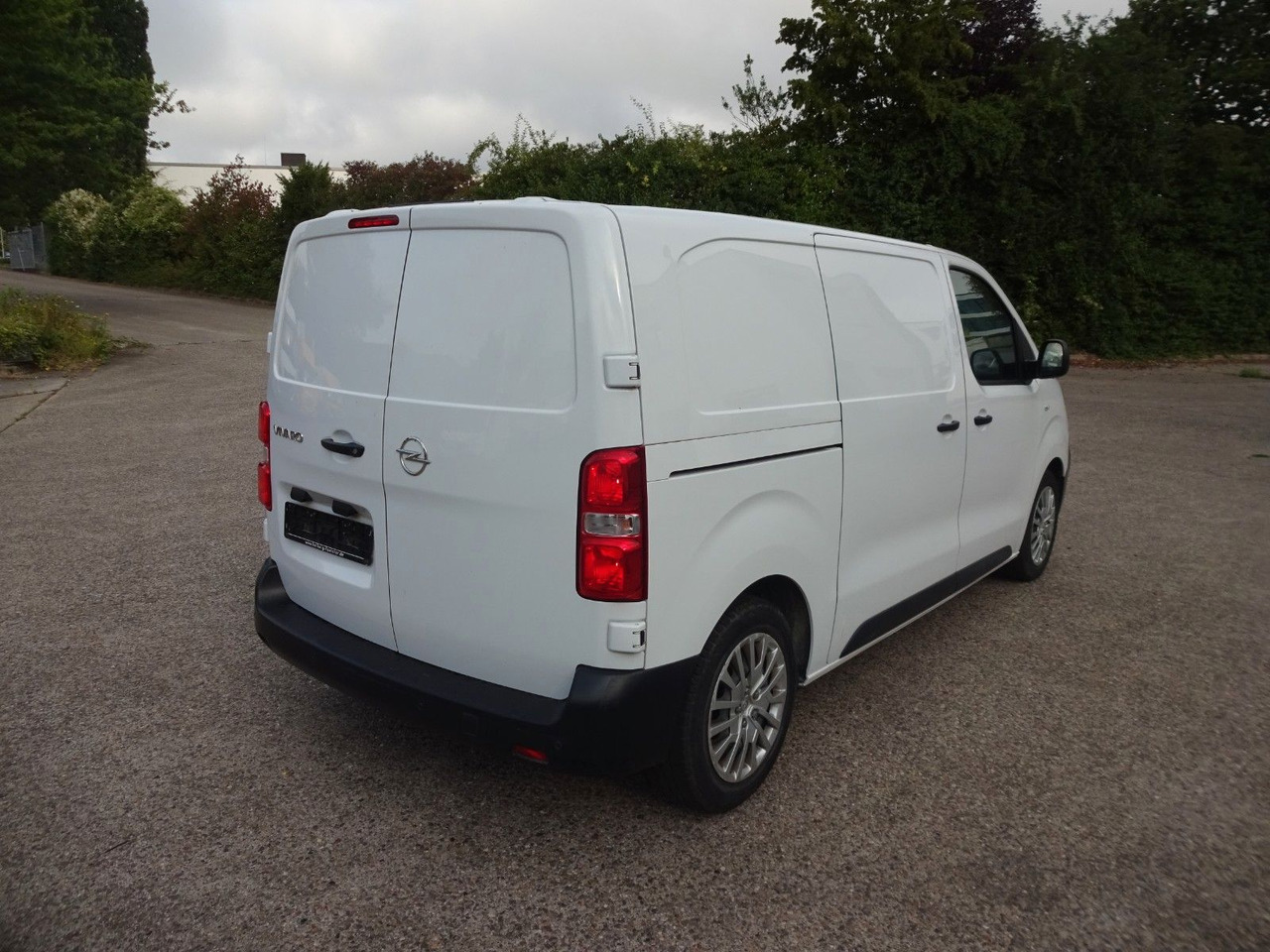 Opel Vivaro Kasten L1H1, Klima, PDC, Tempomat - Fourgonnette: photos 5 Opel Vivaro Kasten L1H1, Klima, PDC, Tempomat - Fourgonnette: photos 5