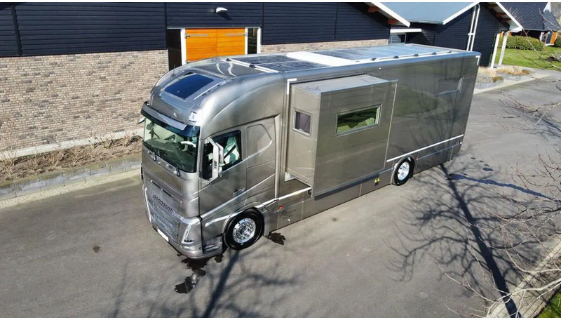 Volvo Motorhome Pop-out - Garage - 4.780KM - New condition FH 540 - Camping-car: photos 1 Volvo Motorhome Pop-out - Garage - 4.780KM - New condition FH 540 - Camping-car: photos 1