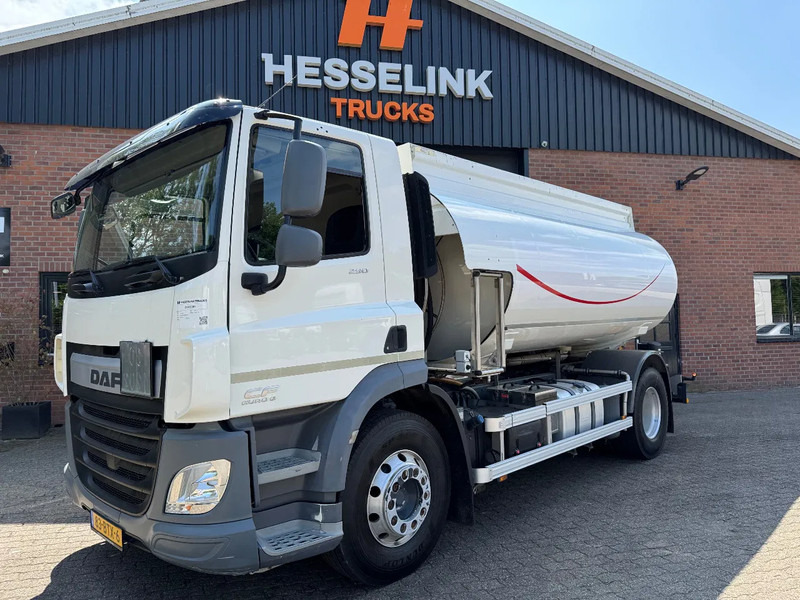 DAF CF 290 12.000 Fuel Diesel/Benzin Alle keuringen! Top conditie - Camion citerne: photos 1 DAF CF 290 12.000 Fuel Diesel/Benzin Alle keuringen! Top conditie - Camion citerne: photos 1