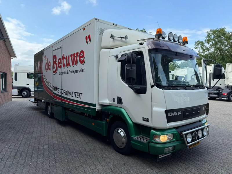 DAF LF 45.220 Laadklep/LBW Zijdeur Airco Slaapcabine AHK - Camion fourgon: photos 2 DAF LF 45.220 Laadklep/LBW Zijdeur Airco Slaapcabine AHK - Camion fourgon: photos 2