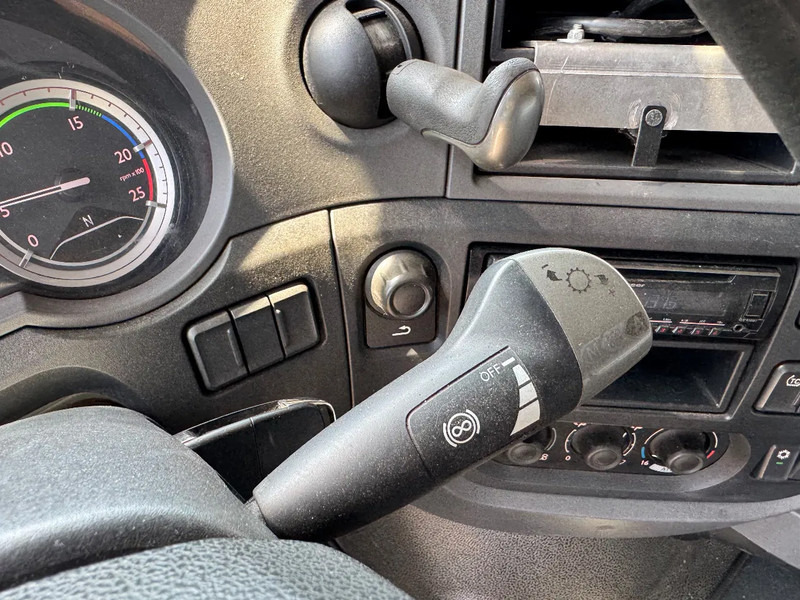 Camion fourgon DAF XF 460 6X2 Jumbo Volume kombi Standairco Hefdak 8.1 + 7.8M 120m3: photos 20 Camion fourgon DAF XF 460 6X2 Jumbo Volume kombi Standairco Hefdak 8.1 + 7.8M 120m3: photos 20