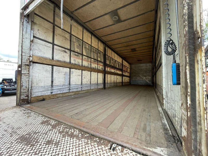 Renders 1 AS 10.6M City Stuuras/Lenkachse 2.000 KG LBW - Semi-remorque rideaux coulissants: photos 5 Renders 1 AS 10.6M City Stuuras/Lenkachse 2.000 KG LBW - Semi-remorque rideaux coulissants: photos 5