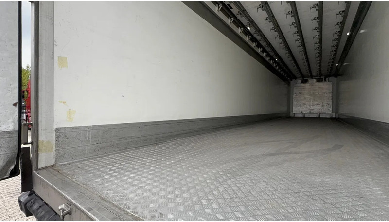 Semi-remorque isothermique Schmitz Cargobull SKO 24 5x Meatrails Rohrbahnen Fleisch Carrier Vector 1950MT: photos 20 Semi-remorque isothermique Schmitz Cargobull SKO 24 5x Meatrails Rohrbahnen Fleisch Carrier Vector 1950MT: photos 20