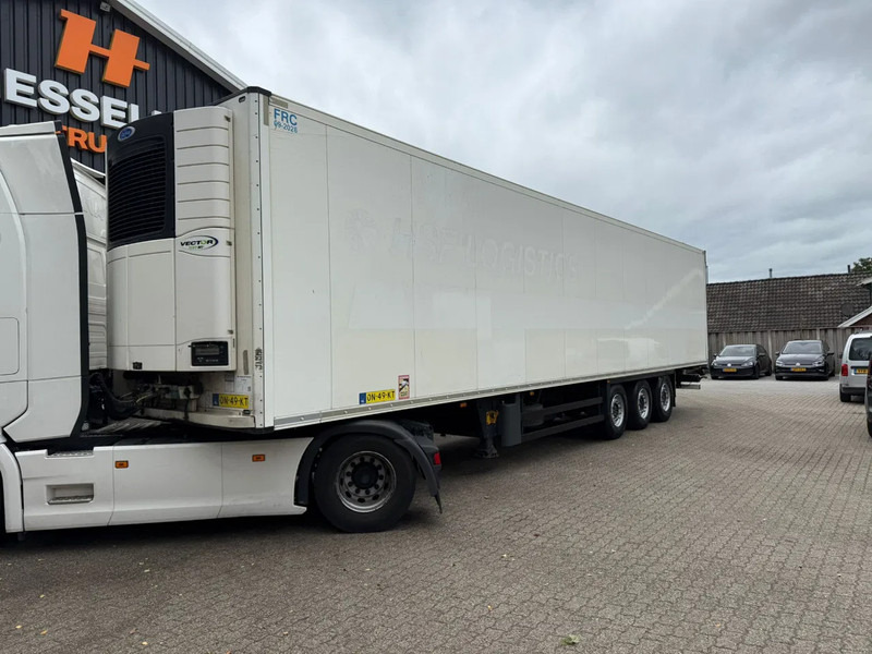 Schmitz Cargobull SKO 24 5x Meatrails Rohrbahnen Fleisch Carrier Vector 1950MT let op!! vol vleeshaken en 2 reservewielen - Semi-remorque isothermique: photos 1 Schmitz Cargobull SKO 24 5x Meatrails Rohrbahnen Fleisch Carrier Vector 1950MT let op!! vol vleeshaken en 2 reservewielen - Semi-remorque isothermique: photos 1