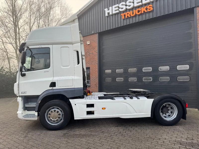 DAF CF 370 4X2 Space Cab Side skirts ACC NL Truck APK 09/2025 - Tracteur routier: photos 5 DAF CF 370 4X2 Space Cab Side skirts ACC NL Truck APK 09/2025 - Tracteur routier: photos 5