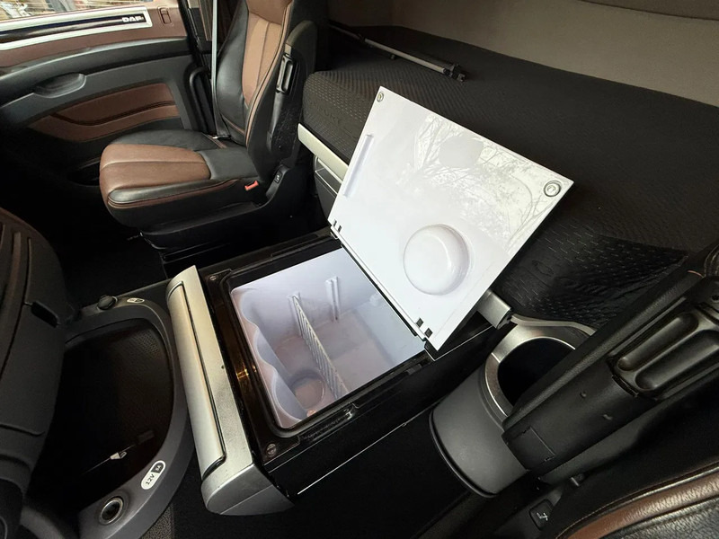 Tracteur routier DAF XF 450 SSC Super Space LED Standairco Leer NL Truck APK 02-2026: photos 12 Tracteur routier DAF XF 450 SSC Super Space LED Standairco Leer NL Truck APK 02-2026: photos 12