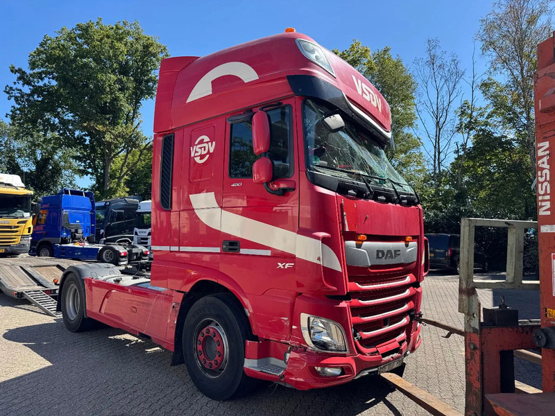 DAF XF 480 4X2 SSC Standairco 2x tank PROD 2019 CABIN DAMAGE 524.410KM - Tracteur routier: photos 4 DAF XF 480 4X2 SSC Standairco 2x tank PROD 2019 CABIN DAMAGE 524.410KM - Tracteur routier: photos 4