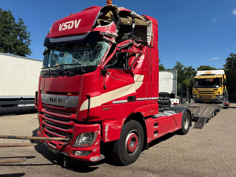 DAF XF 480 4X2 SSC Standairco 2x tank PROD 2019 CABIN DAMAGE 524.410KM - Tracteur routier: photos 1 DAF XF 480 4X2 SSC Standairco 2x tank PROD 2019 CABIN DAMAGE 524.410KM - Tracteur routier: photos 1