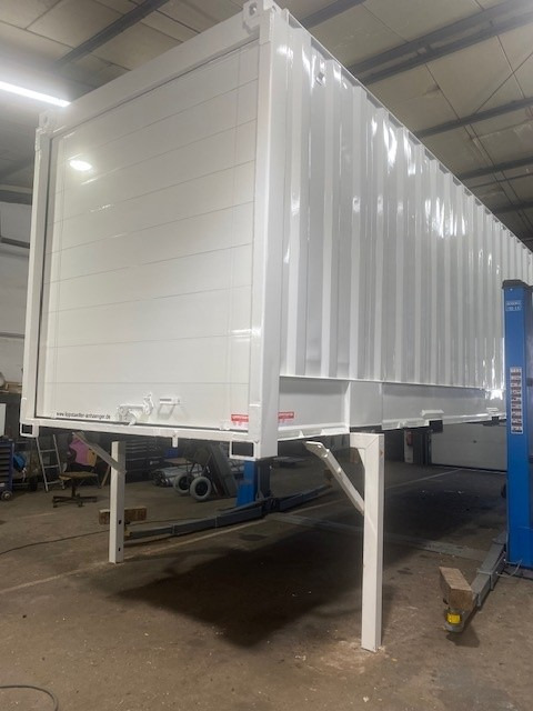 Yorkshire BDF-System 7.450 mm, Heck Rolltor, Eckhöhe: 2.750 mm - Carrosserie fourgon: photos 3 Yorkshire BDF-System 7.450 mm, Heck Rolltor, Eckhöhe: 2.750 mm - Carrosserie fourgon: photos 3