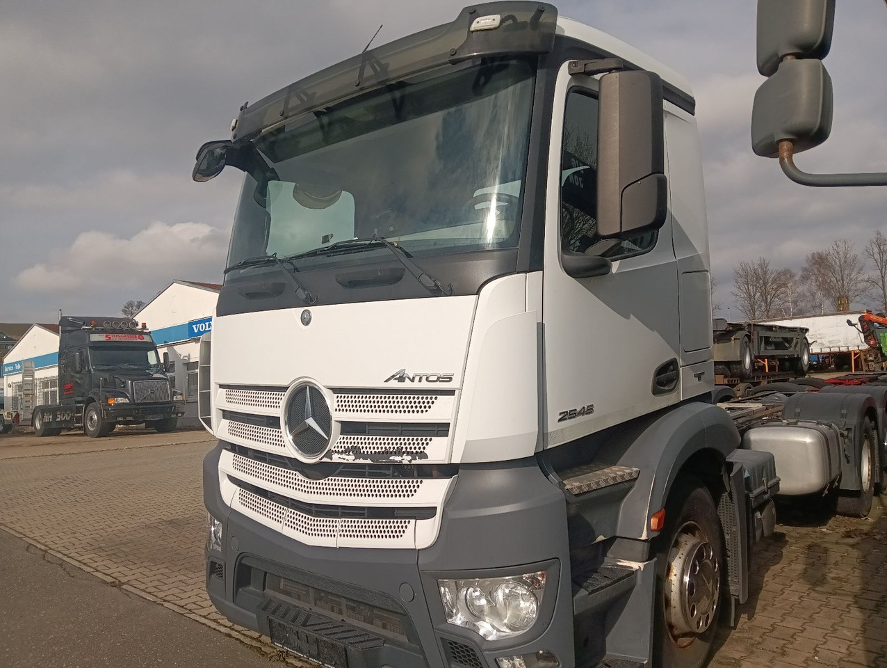 Mercedes-Benz ANTOS 2545 6x2 Lenkachse Luft/Luft PTO AHK - Châssis cabine: photos 1 Mercedes-Benz ANTOS 2545 6x2 Lenkachse Luft/Luft PTO AHK - Châssis cabine: photos 1