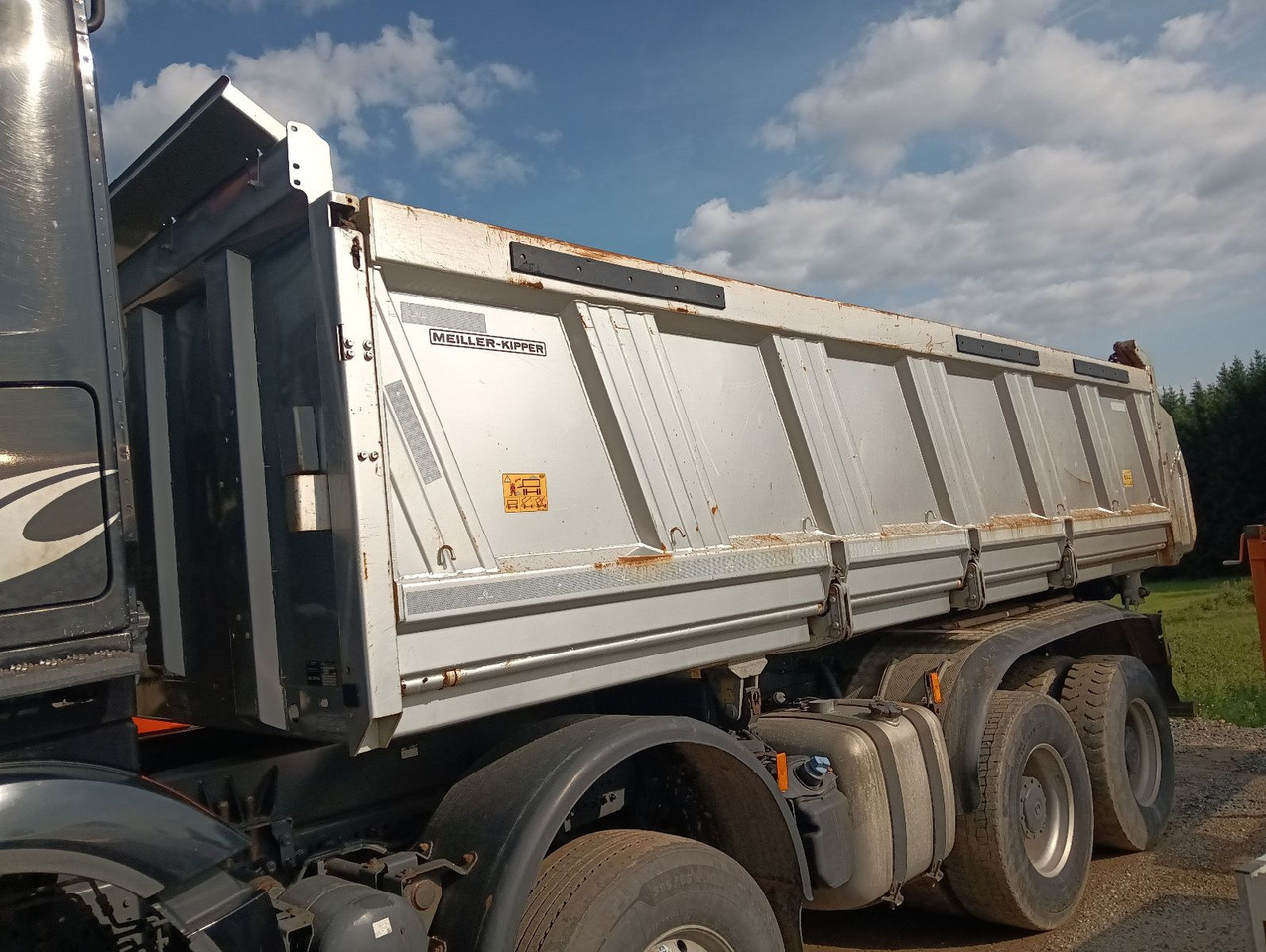 Mercedes-Benz AROCS 3246 8x4 MEILLER 3-Seiten Bordmatic SCHALT - Camion benne: photos 4 Mercedes-Benz AROCS 3246 8x4 MEILLER 3-Seiten Bordmatic SCHALT - Camion benne: photos 4