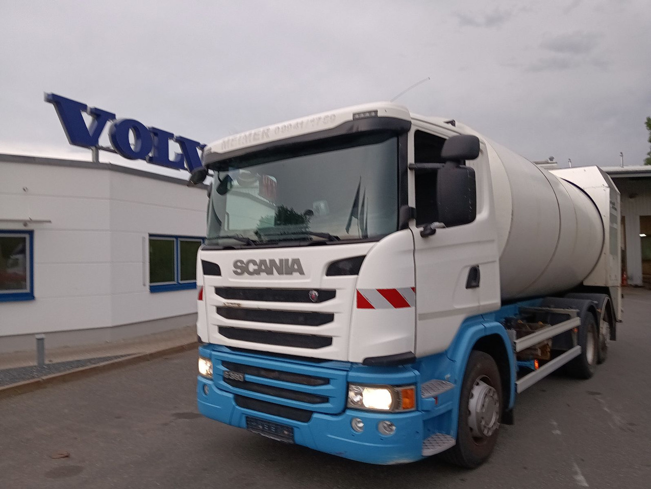 Scania G360 6x2 RETARDER FAUN ROTOPRESS 521L Zöller 230 - Benne à ordures ménagères: photos 1 Scania G360 6x2 RETARDER FAUN ROTOPRESS 521L Zöller 230 - Benne à ordures ménagères: photos 1