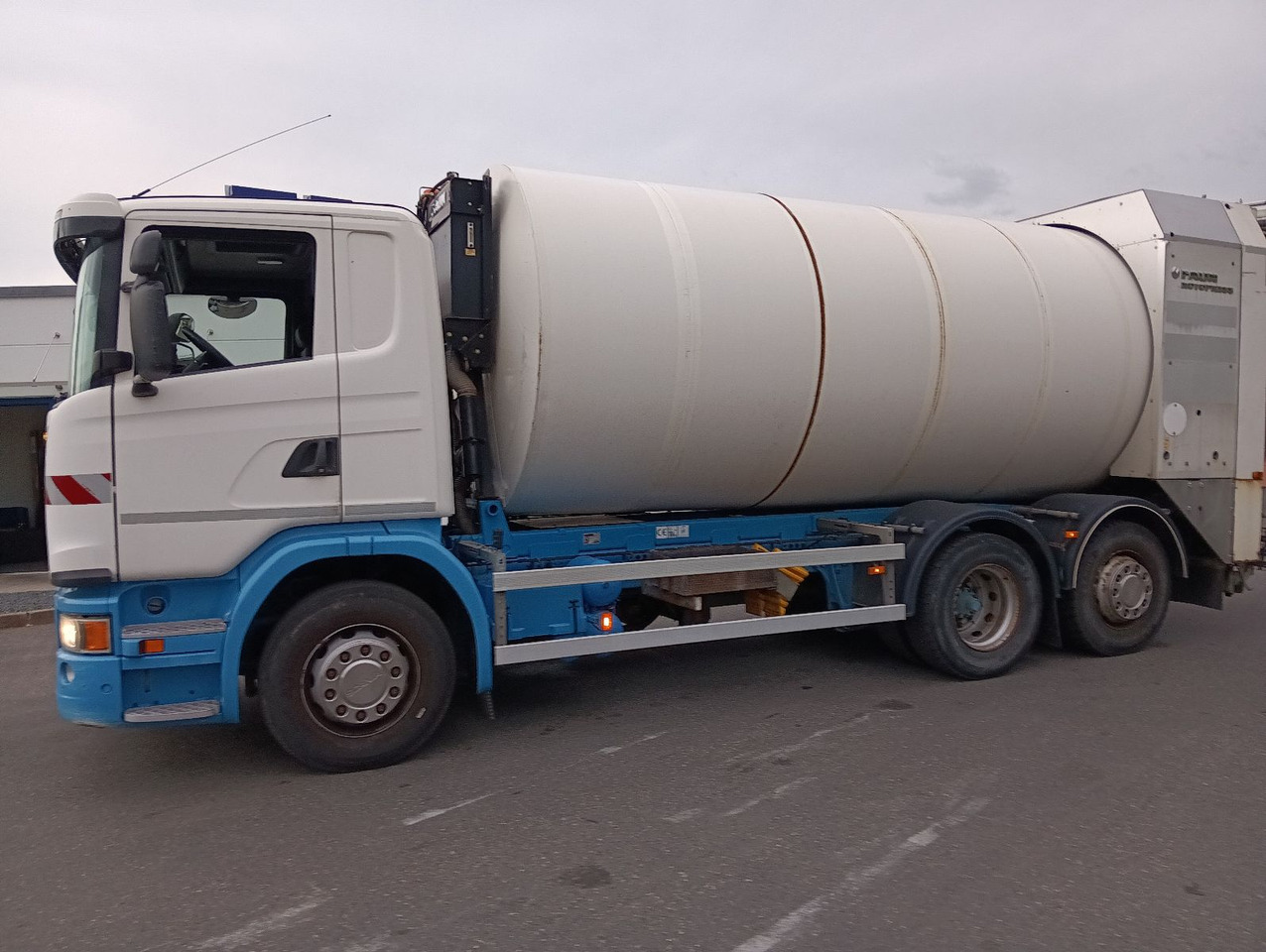 Scania G360 6x2 RETARDER FAUN ROTOPRESS 521L Zöller 230 - Benne à ordures ménagères: photos 4 Scania G360 6x2 RETARDER FAUN ROTOPRESS 521L Zöller 230 - Benne à ordures ménagères: photos 4