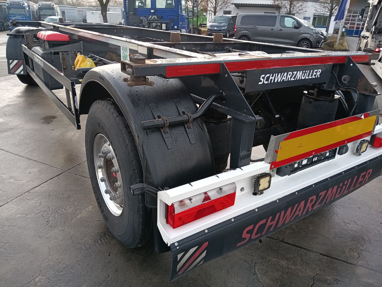 Schwarzmüller 2-A BDF 1,22/1,32 ALCOA Alufelgen ADR 120tkm TÜV Schwarzmüller 2-A BDF 1,22/1,32 ALCOA Alufelgen ADR 120tkm TÜV - Remorque porte-conteneur/ Caisse mobile: photos 3 Schwarzmüller 2-A BDF 1,22/1,32 ALCOA Alufelgen ADR 120tkm TÜV Schwarzmüller 2-A BDF 1,22/1,32 ALCOA Alufelgen ADR 120tkm TÜV - Remorque porte-conteneur/ Caisse mobile: photos 3