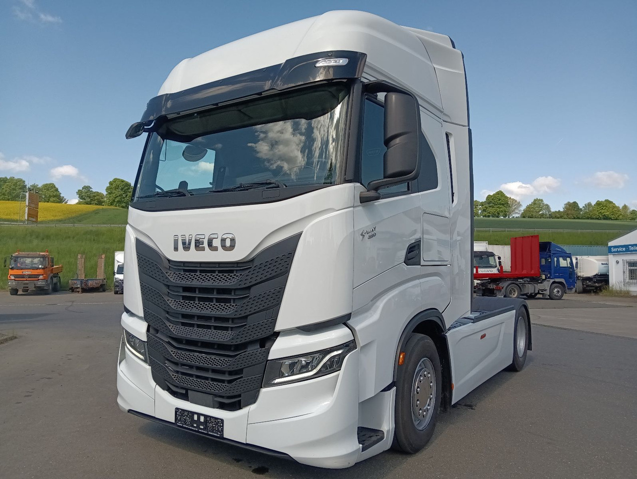 Iveco S-WAY AS440 P490 INTARDERSpoilerStandklima 2xTan - Tracteur routier: photos 1 Iveco S-WAY AS440 P490 INTARDERSpoilerStandklima 2xTan - Tracteur routier: photos 1