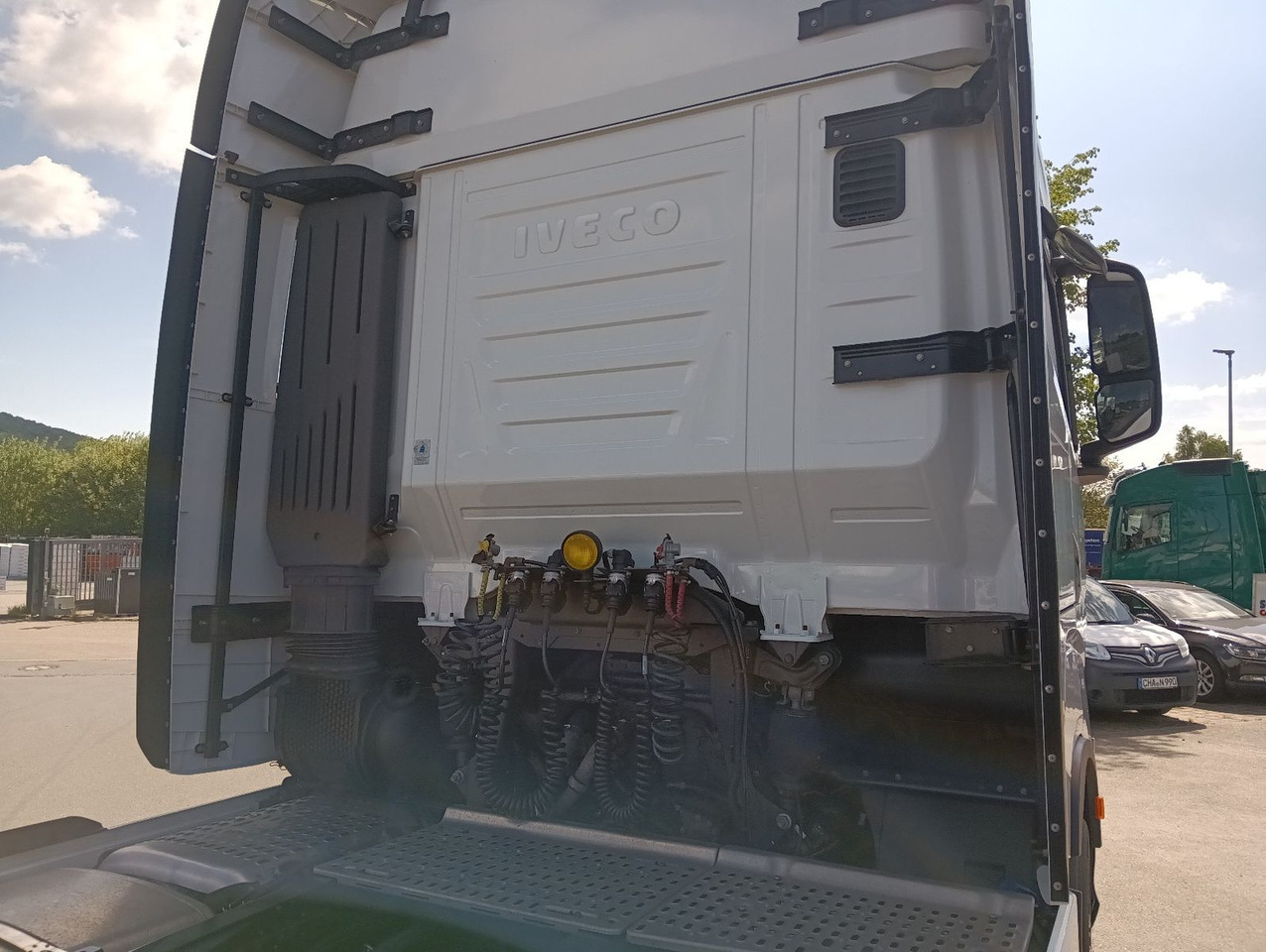 Iveco S-WAY AS440 P490 INTARDERSpoilerStandklima 2xTan - Tracteur routier: photos 4 Iveco S-WAY AS440 P490 INTARDERSpoilerStandklima 2xTan - Tracteur routier: photos 4