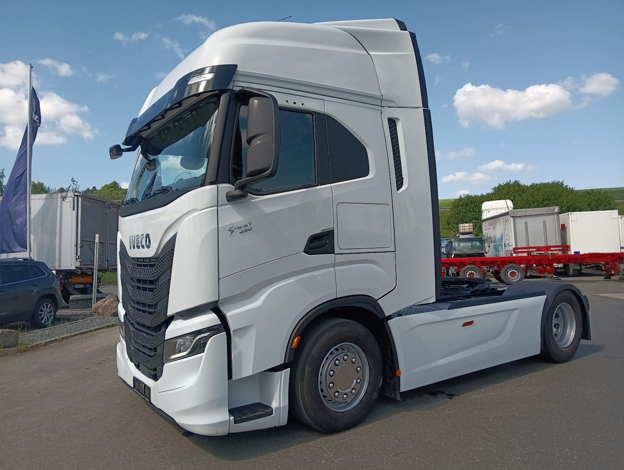 Iveco S-WAY AS440 P490 INTARDERSpoilerStandklima 2xTan - Tracteur routier: photos 3 Iveco S-WAY AS440 P490 INTARDERSpoilerStandklima 2xTan - Tracteur routier: photos 3
