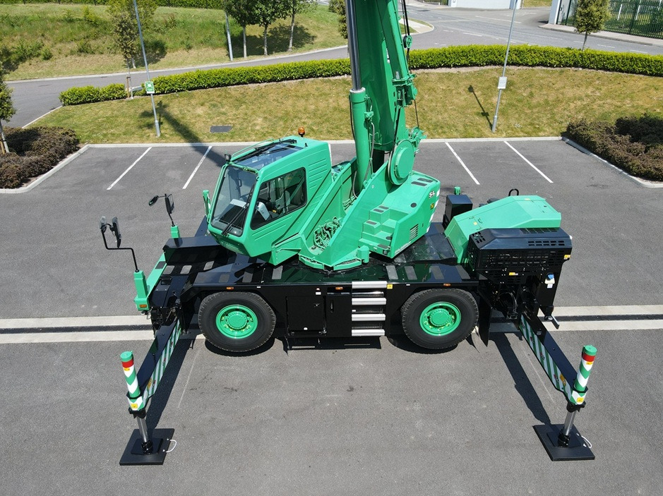 KATO CR250RV - 25 Ton City Crane - New Condition - Grue mobile: photos 3 KATO CR250RV - 25 Ton City Crane - New Condition - Grue mobile: photos 3