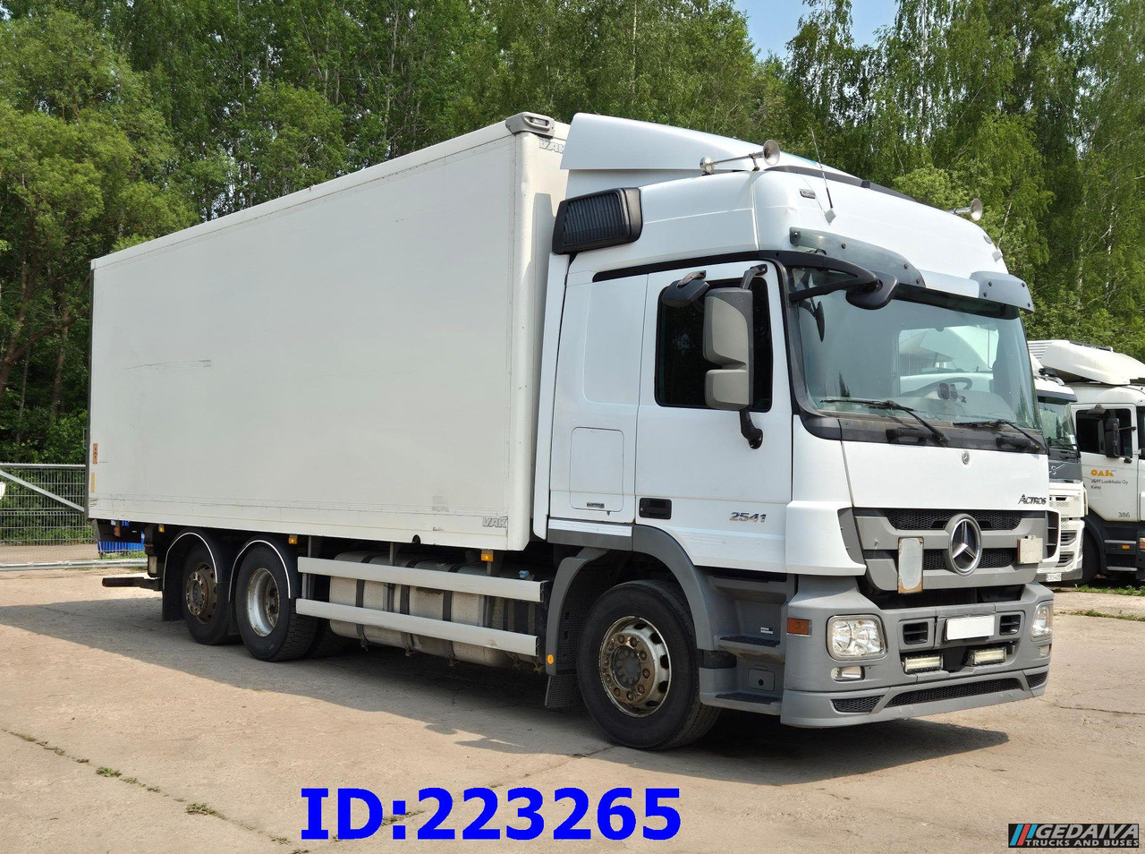 MERCEDES-BENZ Actros 2541 6x2 Retarder Open side box - Camion isothermique: photos 4 MERCEDES-BENZ Actros 2541 6x2 Retarder Open side box - Camion isothermique: photos 4