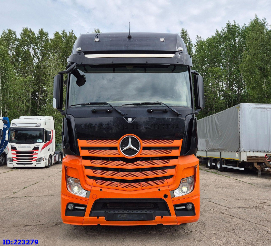 MERCEDES-BENZ Actros 3563 8×4 ( Steering axle) - Châssis cabine: photos 2 MERCEDES-BENZ Actros 3563 8×4 ( Steering axle) - Châssis cabine: photos 2