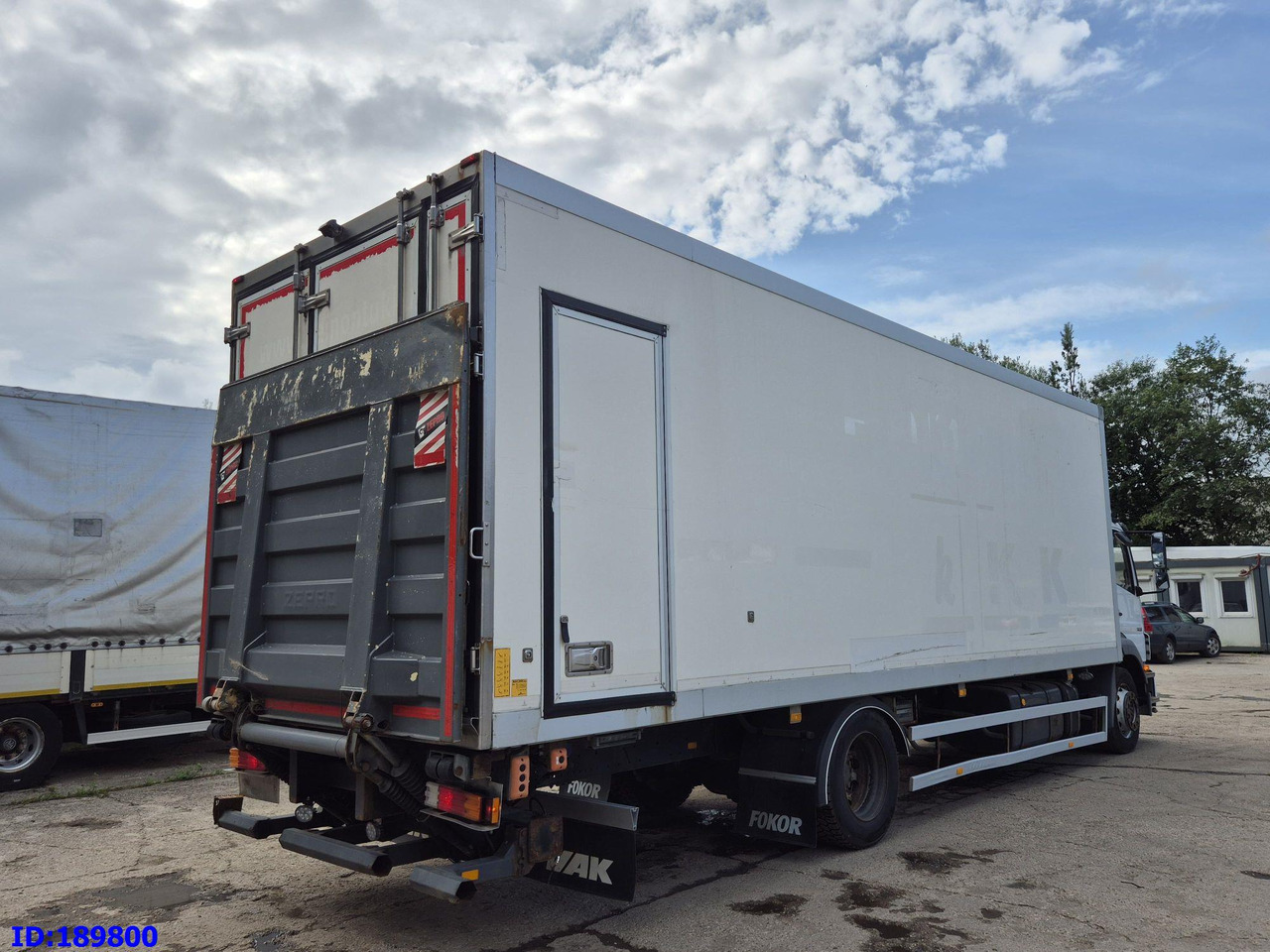 MERCEDES-BENZ Axor 1829 Euro5 Manual + Tail lift - Camion frigorifique: photos 5 MERCEDES-BENZ Axor 1829 Euro5 Manual + Tail lift - Camion frigorifique: photos 5