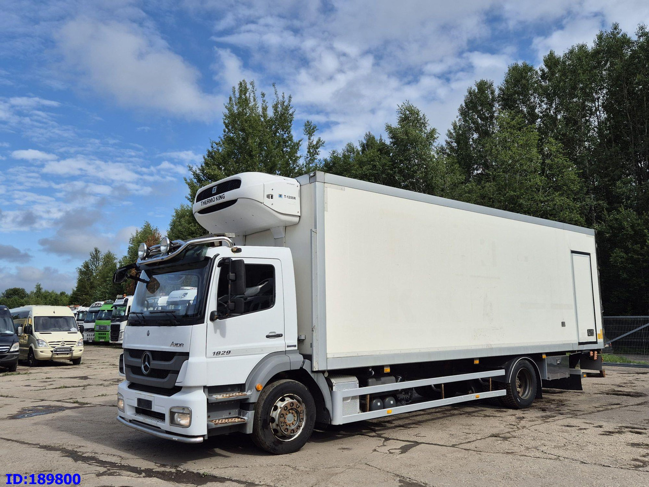 MERCEDES-BENZ Axor 1829 Euro5 Manual + Tail lift - Camion frigorifique: photos 1 MERCEDES-BENZ Axor 1829 Euro5 Manual + Tail lift - Camion frigorifique: photos 1