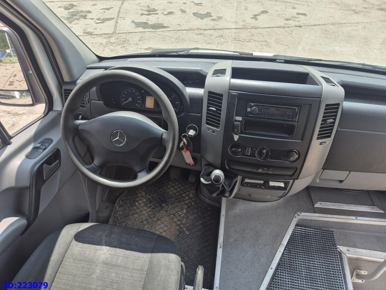 Autocar MERCEDES-BENZ Sprinter 516 - VIP - Euro6 - 17 places: photos 11
