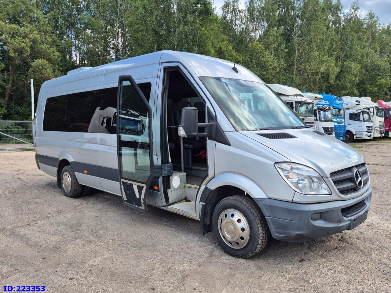 MERCEDES-BENZ Sprinter 518 - 23 Seater - Autocar: photos 4 MERCEDES-BENZ Sprinter 518 - 23 Seater - Autocar: photos 4