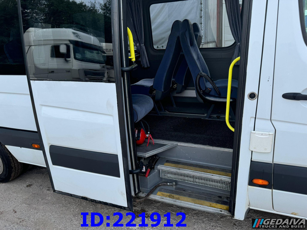 MERCEDES-BENZ Sprinter 518 VIP 17-Place - Autocar: photos 4 MERCEDES-BENZ Sprinter 518 VIP 17-Place - Autocar: photos 4