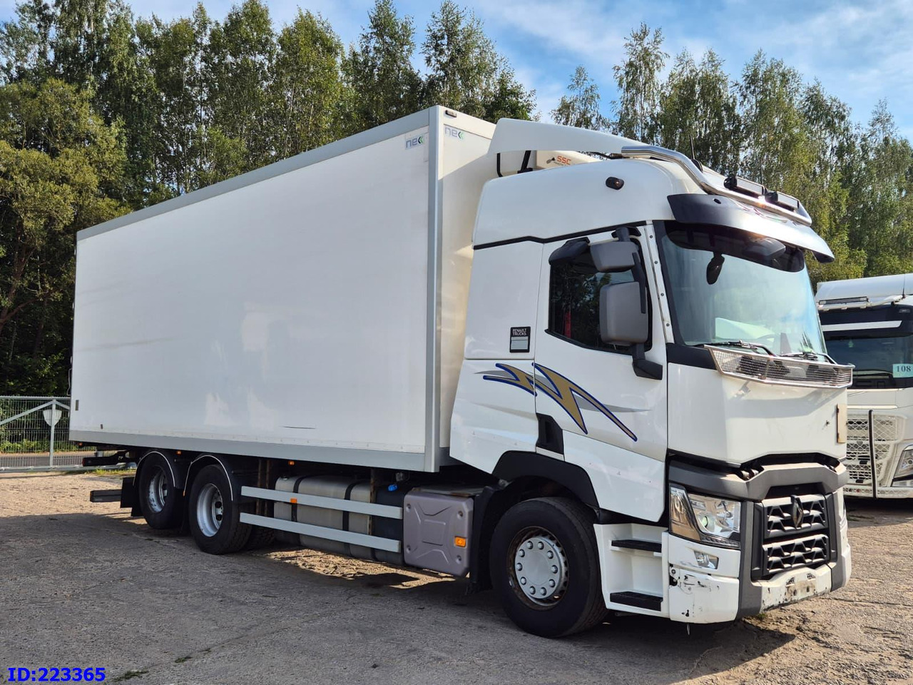 RENAULT T520 6x2 Euro 6 (Box 7.82m) - Camion fourgon: photos 4 RENAULT T520 6x2 Euro 6 (Box 7.82m) - Camion fourgon: photos 4