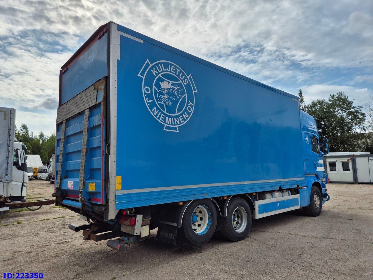 SCANIA R620 V8 RETARDER 6x2 - Camion isothermique: photos 5 SCANIA R620 V8 RETARDER 6x2 - Camion isothermique: photos 5