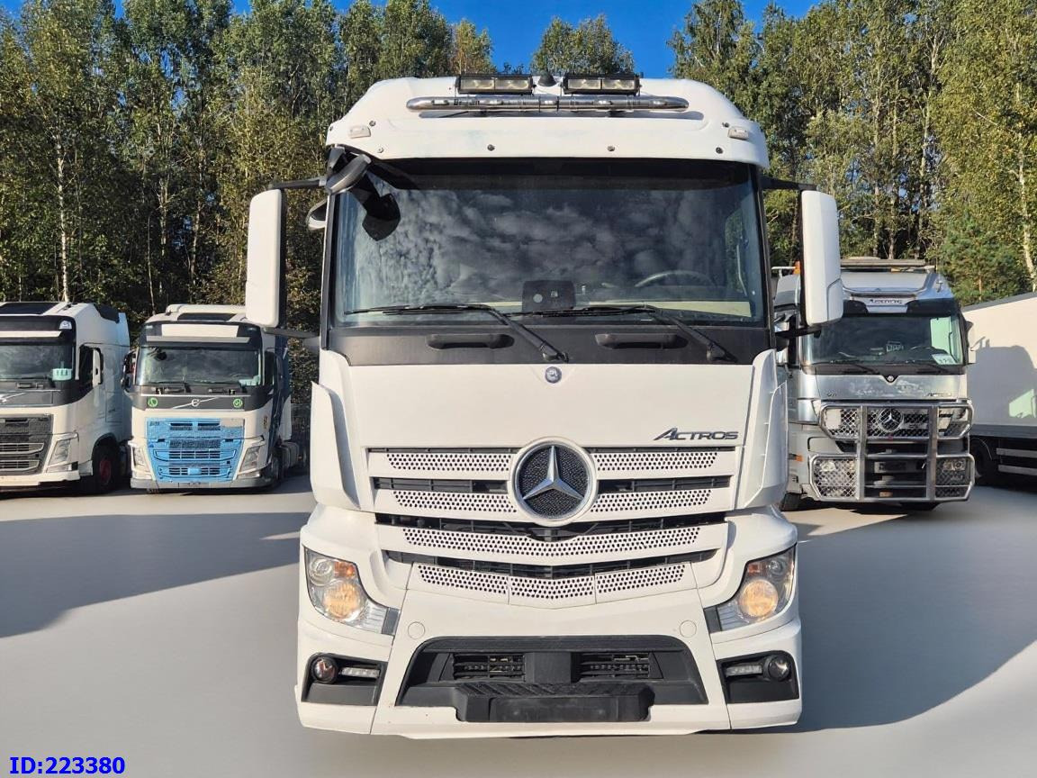 MERCEDES-BENZ Actros 2551 6x2 -Steering axle - Euro6 - Tracteur routier: photos 2 MERCEDES-BENZ Actros 2551 6x2 -Steering axle - Euro6 - Tracteur routier: photos 2