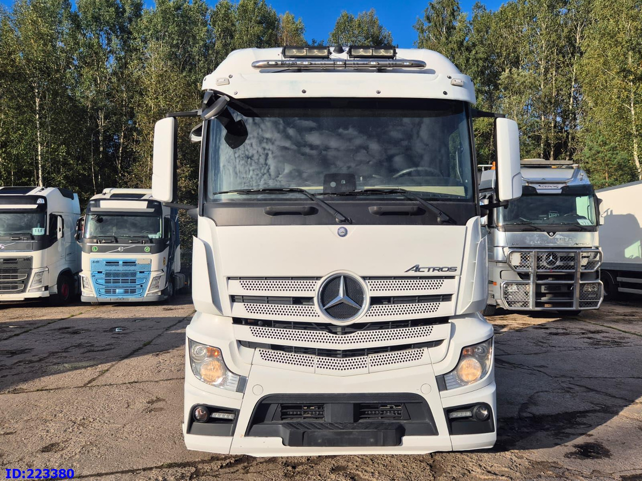 MERCEDES-BENZ Actros 2551 6x2 -Steering axle - Euro6 - Tracteur routier: photos 2 MERCEDES-BENZ Actros 2551 6x2 -Steering axle - Euro6 - Tracteur routier: photos 2