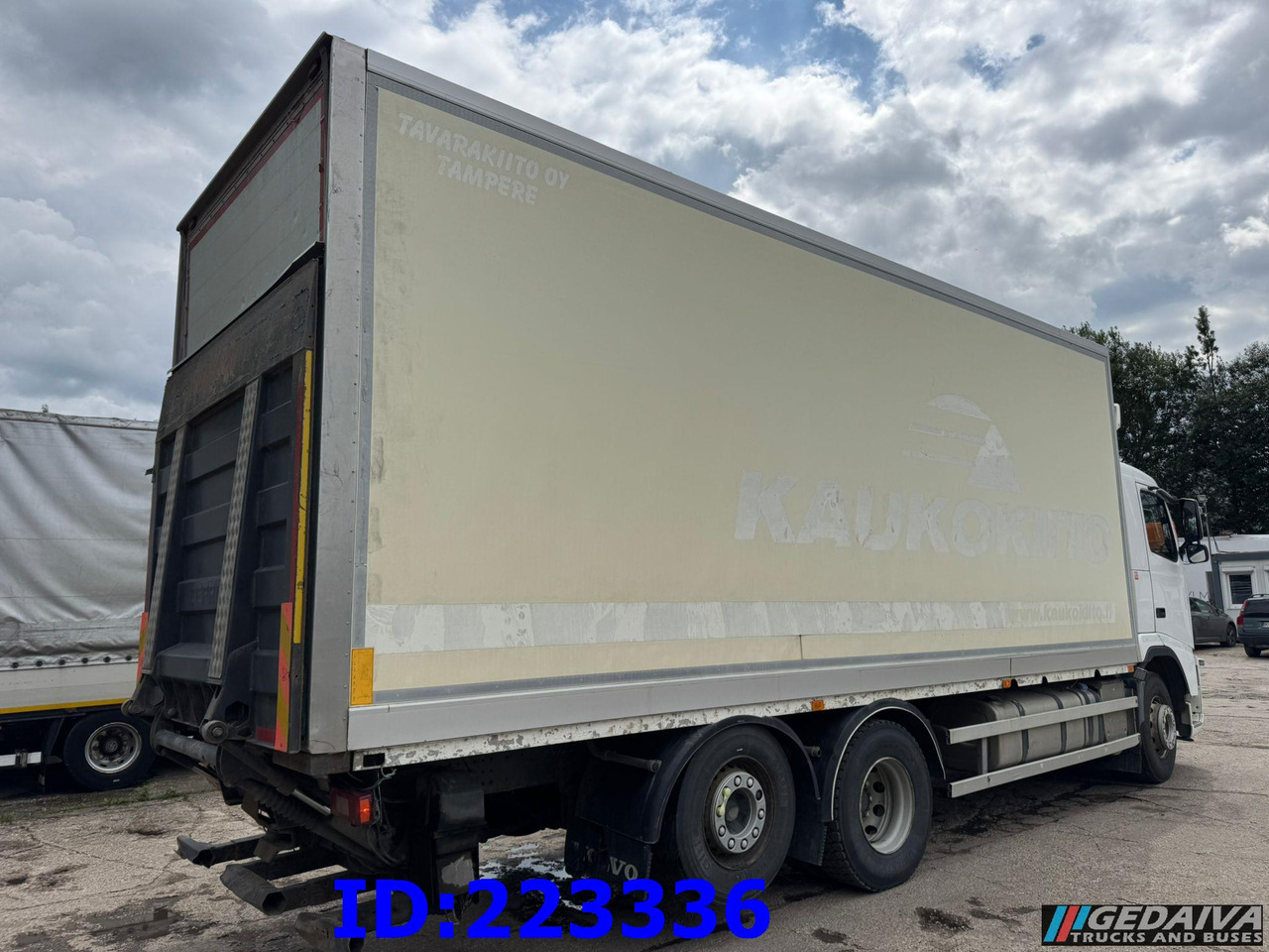 VOLVO FH13 460HP 6x2 OPEN SIDE BOX - Camion fourgon: photos 4 VOLVO FH13 460HP 6x2 OPEN SIDE BOX - Camion fourgon: photos 4
