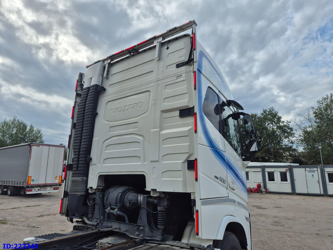 VOLVO FH13 500HP 6x2 10 tyre - New generation - Châssis cabine: photos 5 VOLVO FH13 500HP 6x2 10 tyre - New generation - Châssis cabine: photos 5