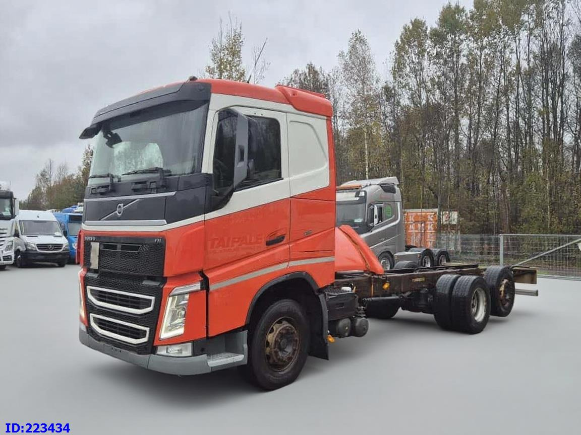 VOLVO FH13 500HP 6x2 - Châssis cabine: photos 1 VOLVO FH13 500HP 6x2 - Châssis cabine: photos 1