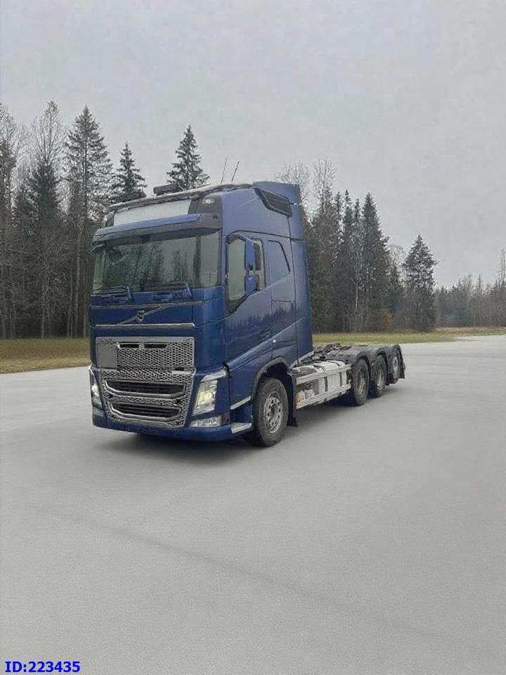 VOLVO FH13 540HP 8x4 (steering axle) - Châssis cabine: photos 1 VOLVO FH13 540HP 8x4 (steering axle) - Châssis cabine: photos 1