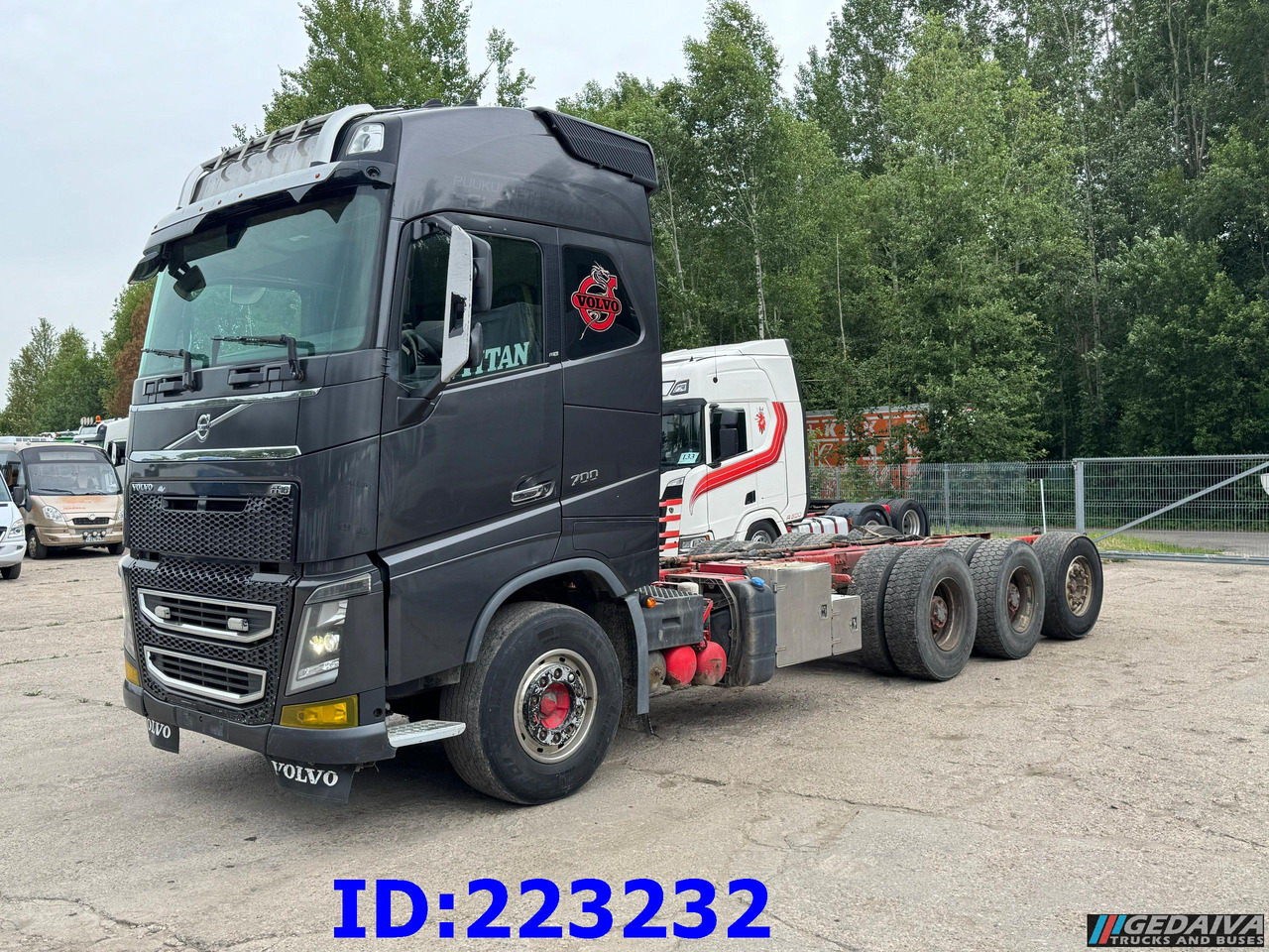 VOLVO FH16 700HP 8X4 Big Axles - Camion grumier: photos 1 VOLVO FH16 700HP 8X4 Big Axles - Camion grumier: photos 1