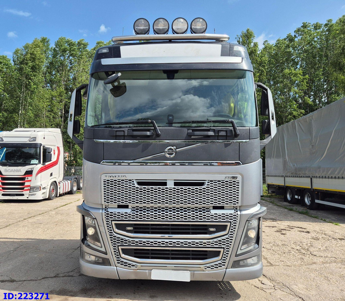 VOLVO FH16 750HP 8x4 (Steering axle / 2 axles lifting) - Châssis cabine: photos 2 VOLVO FH16 750HP 8x4 (Steering axle / 2 axles lifting) - Châssis cabine: photos 2