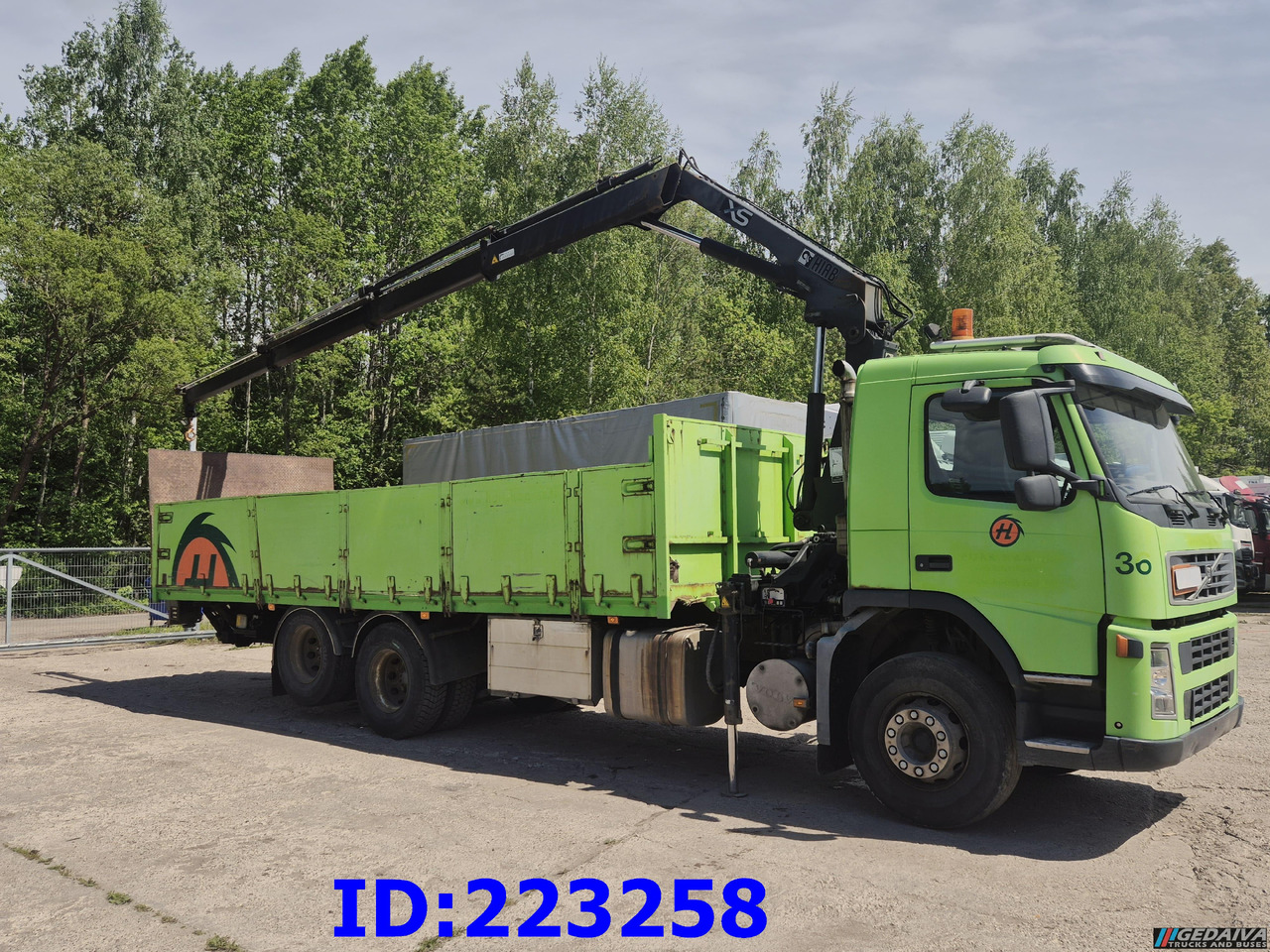 VOLVO FM9 300HP 6x2 + HIAB 144B -3 CL - Camion plateau: photos 4 VOLVO FM9 300HP 6x2 + HIAB 144B -3 CL - Camion plateau: photos 4