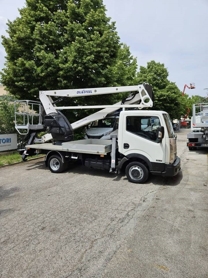 Camion avec nacelle Oil & Steel Snake 21.12: photos 13