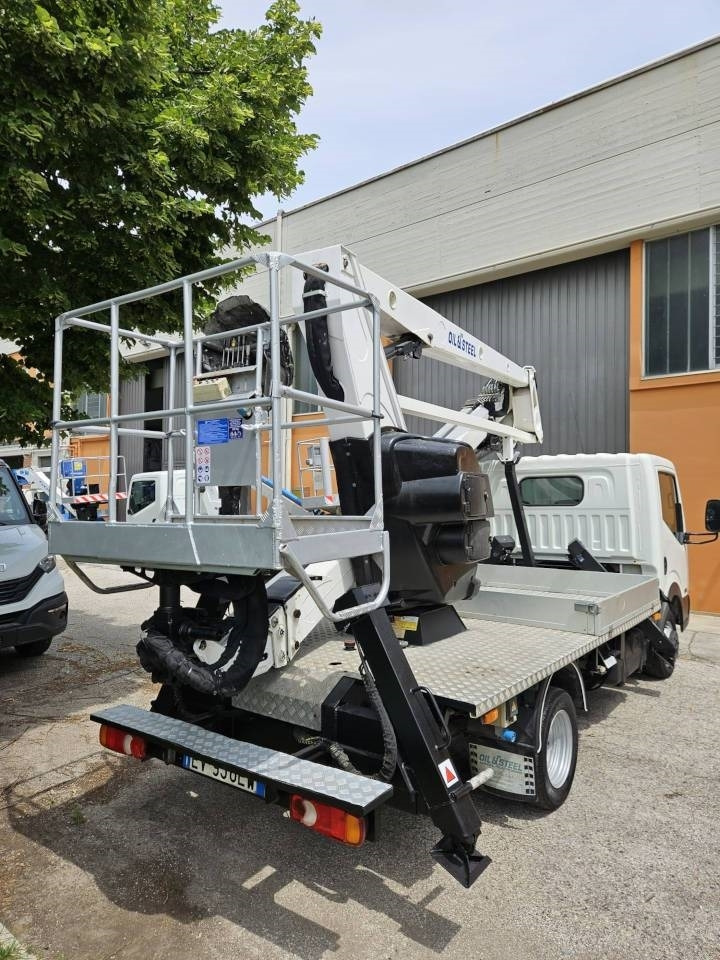 Camion avec nacelle Oil & Steel Snake 21.12: photos 9