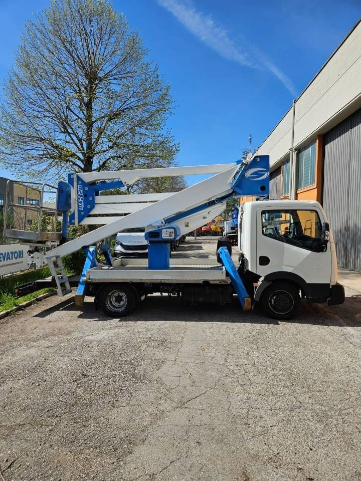 Socage DA 320 - Camion avec nacelle: photos 2 Socage DA 320 - Camion avec nacelle: photos 2