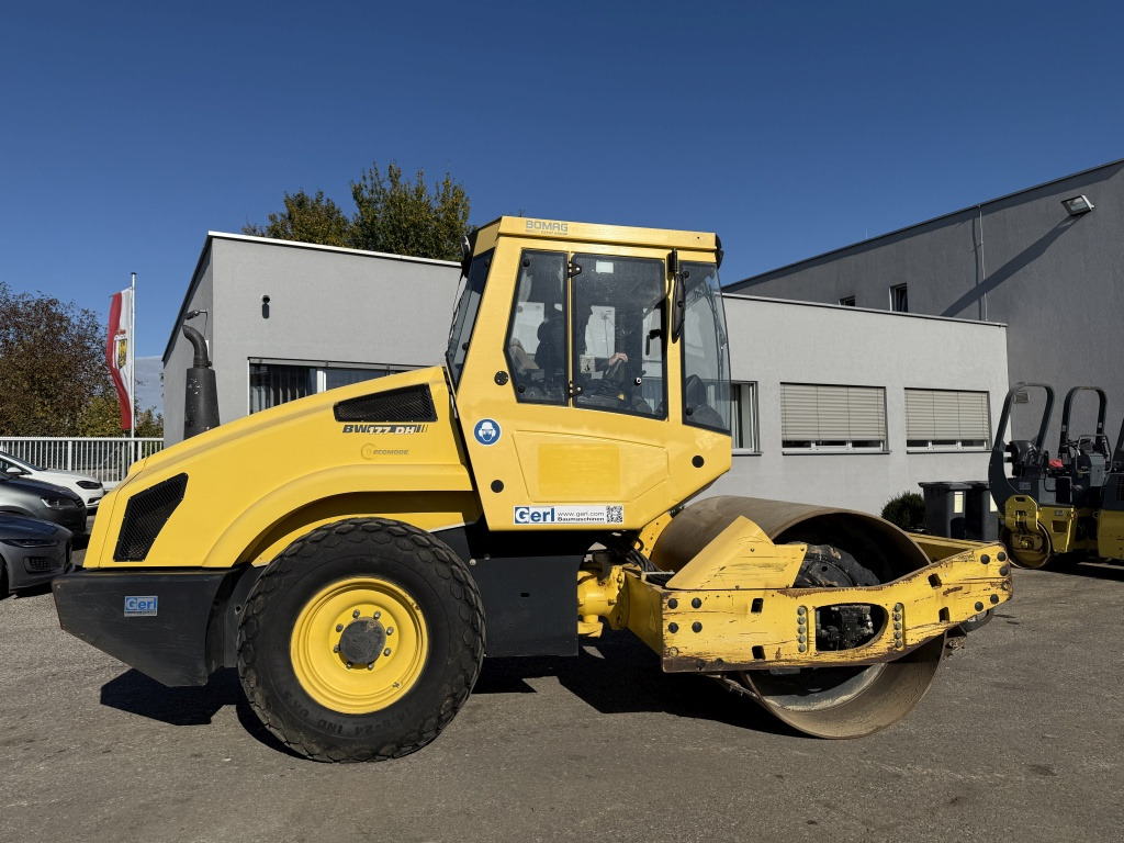 Bomag BW 177DH-4 (111742) - Compacteur à pieds de mouton/ Monocylindre: photos 4 Bomag BW 177DH-4 (111742) - Compacteur à pieds de mouton/ Monocylindre: photos 4