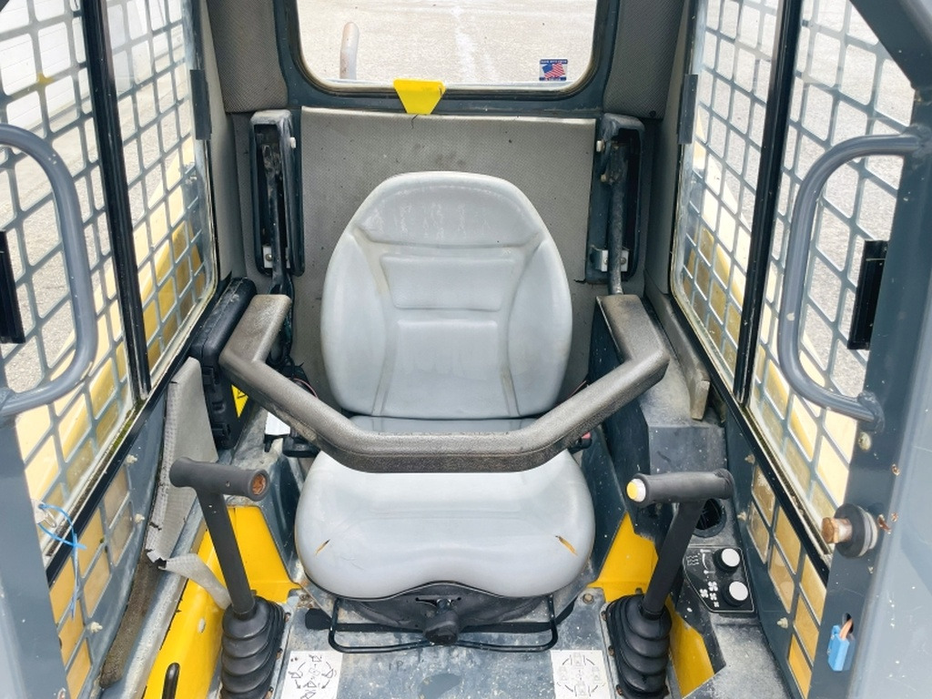 Gehl SL4240 (4035) - Mini chargeuse: photos 5 Gehl SL4240 (4035) - Mini chargeuse: photos 5