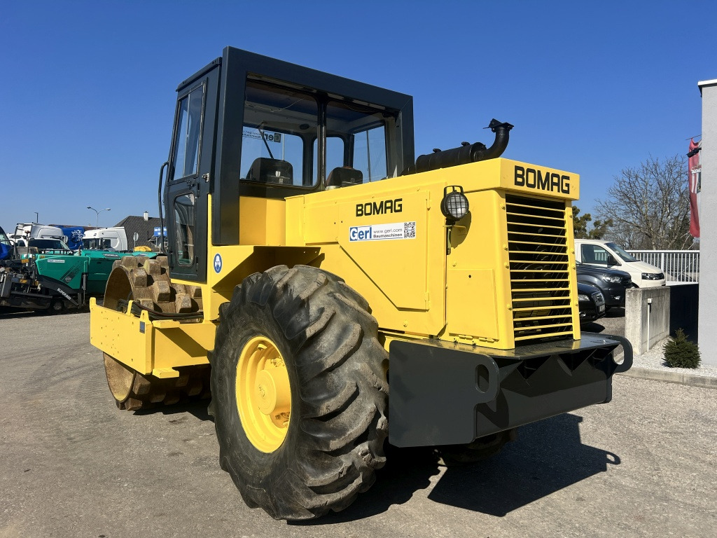 JCB Vibromax W 1402 PD (111495) - Compacteur à pieds de mouton/ Monocylindre: photos 4 JCB Vibromax W 1402 PD (111495) - Compacteur à pieds de mouton/ Monocylindre: photos 4