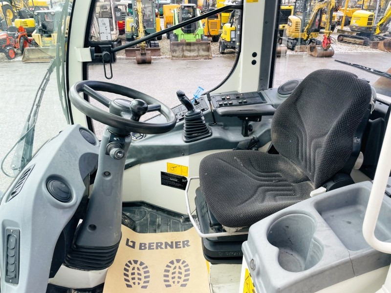 Liebherr L506C (3725) - Chargeuse sur pneus: photos 5 Liebherr L506C (3725) - Chargeuse sur pneus: photos 5