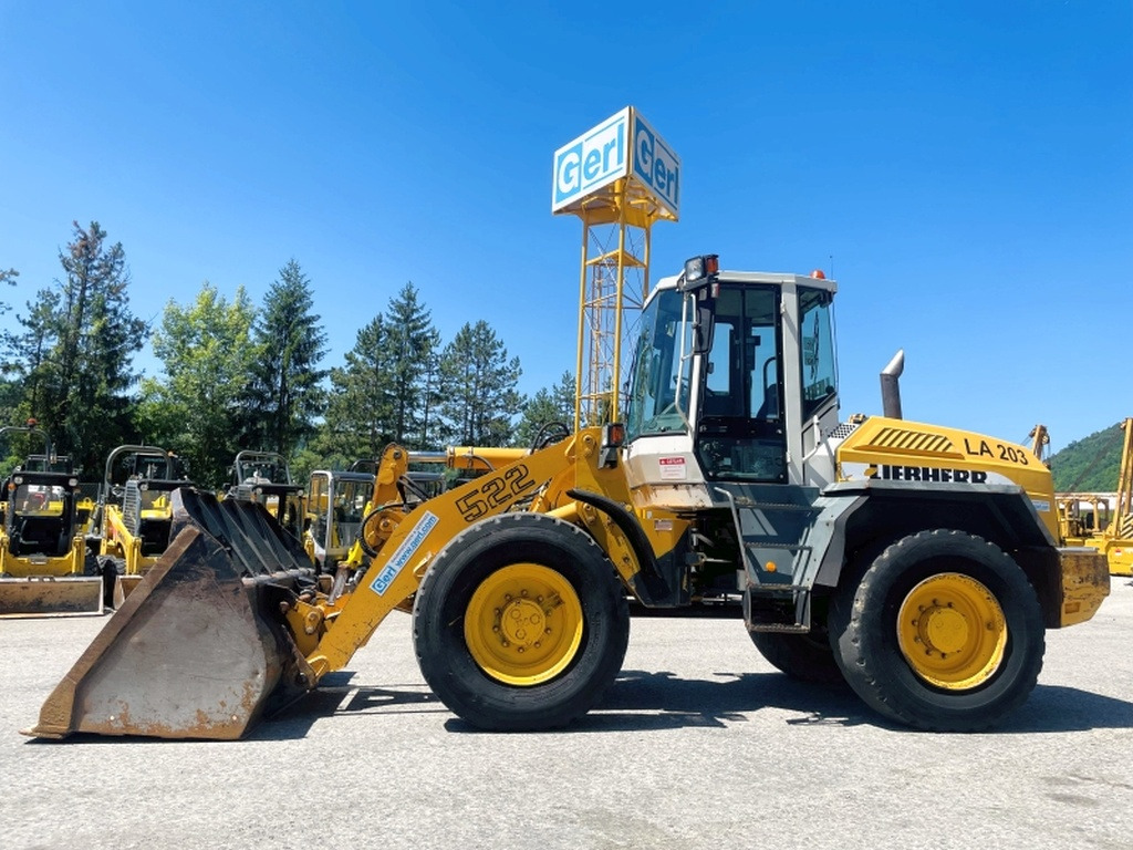 Liebherr L522 (4023) - Chargeuse sur pneus: photos 1 Liebherr L522 (4023) - Chargeuse sur pneus: photos 1